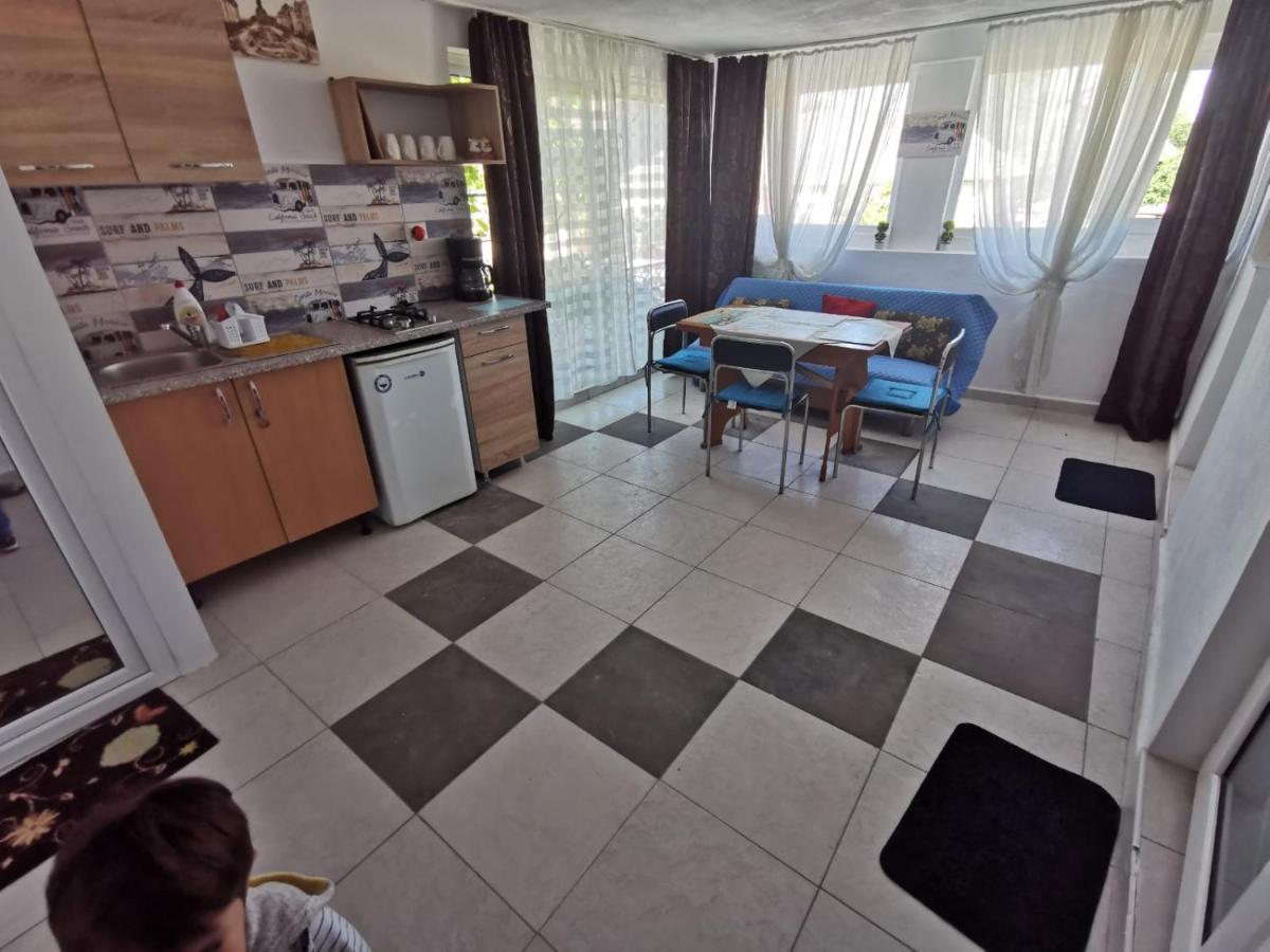 Vila Traian Si Teodora Костинешти Экстерьер фото