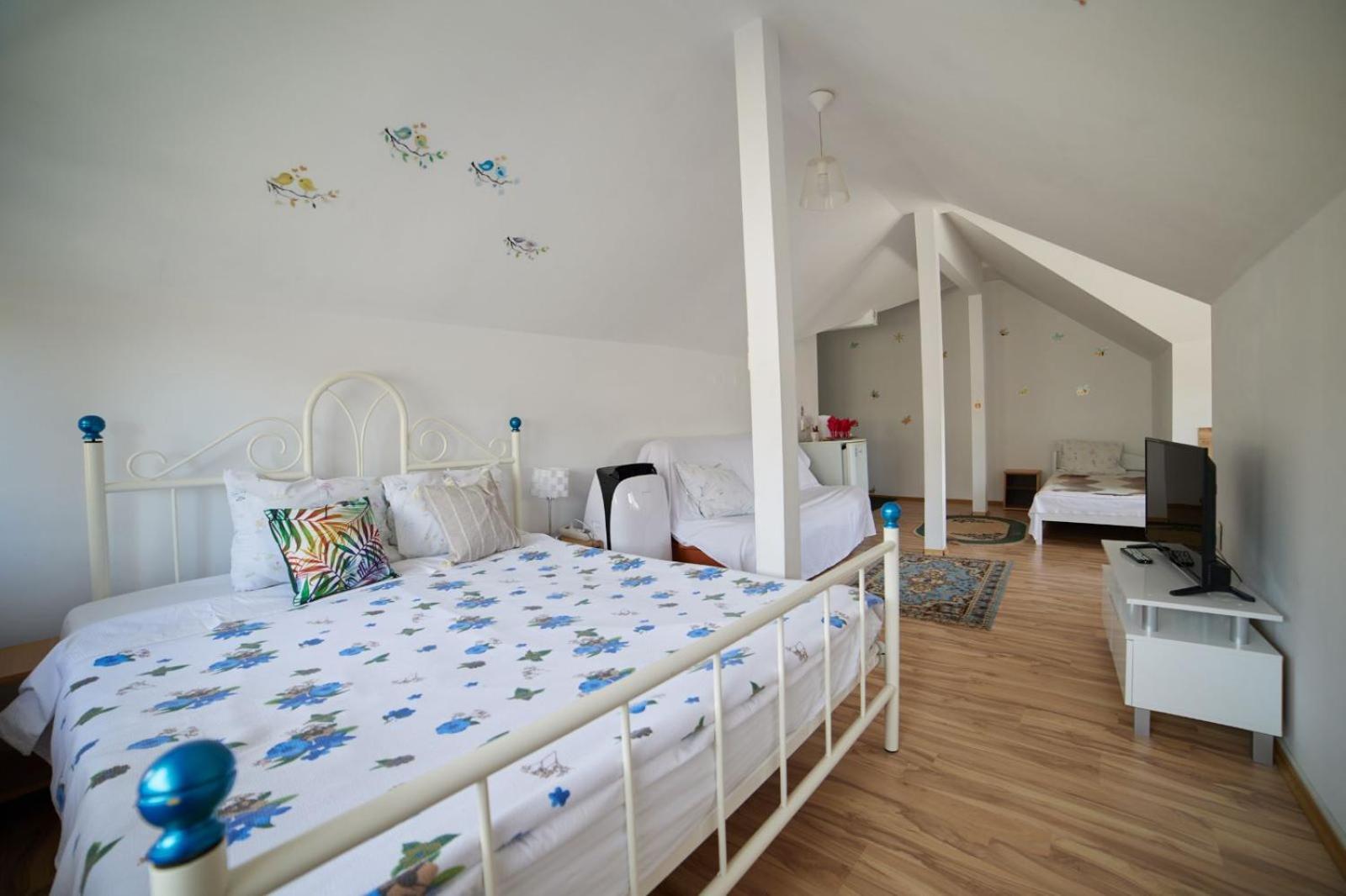 Vila Traian Si Teodora Костинешти Экстерьер фото