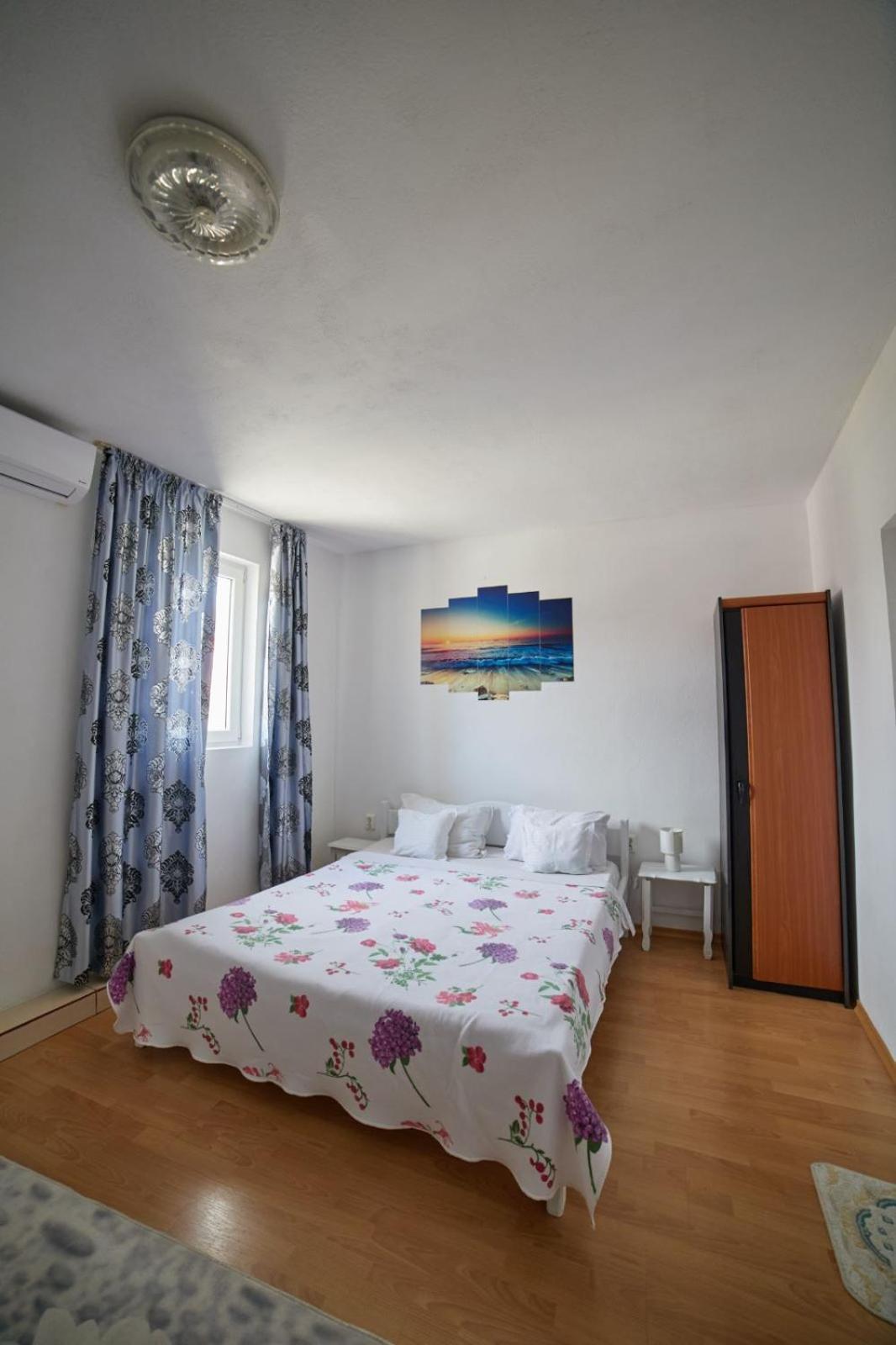Vila Traian Si Teodora Костинешти Номер фото